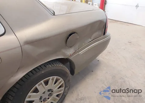 2005 Mercury Grand Marquis Gs из США, поврежденный, VIN 2MEFM74W35X601044